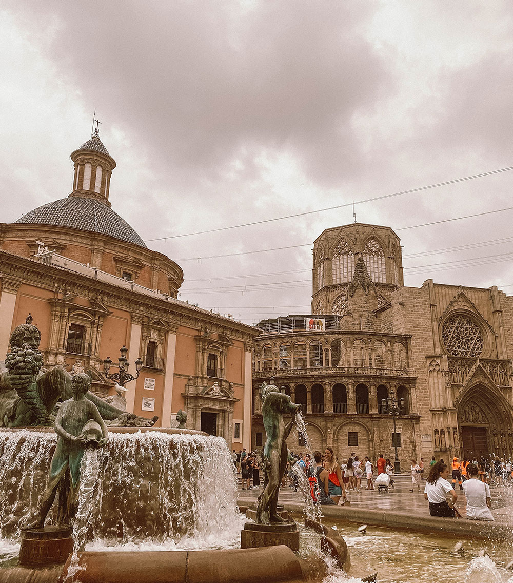 Valencia - Plaza De La Virgen