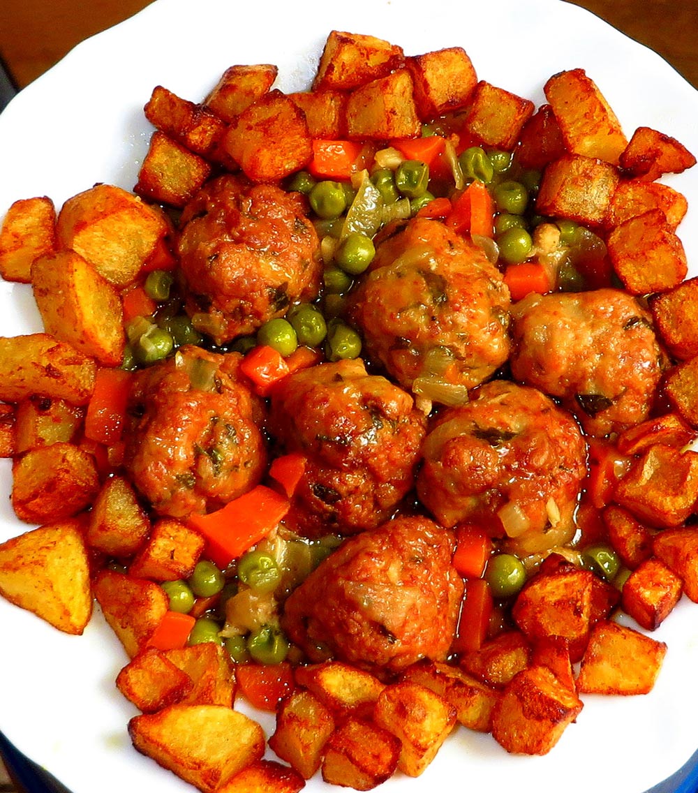 Albóndigas en salsa - Tapas, Spain