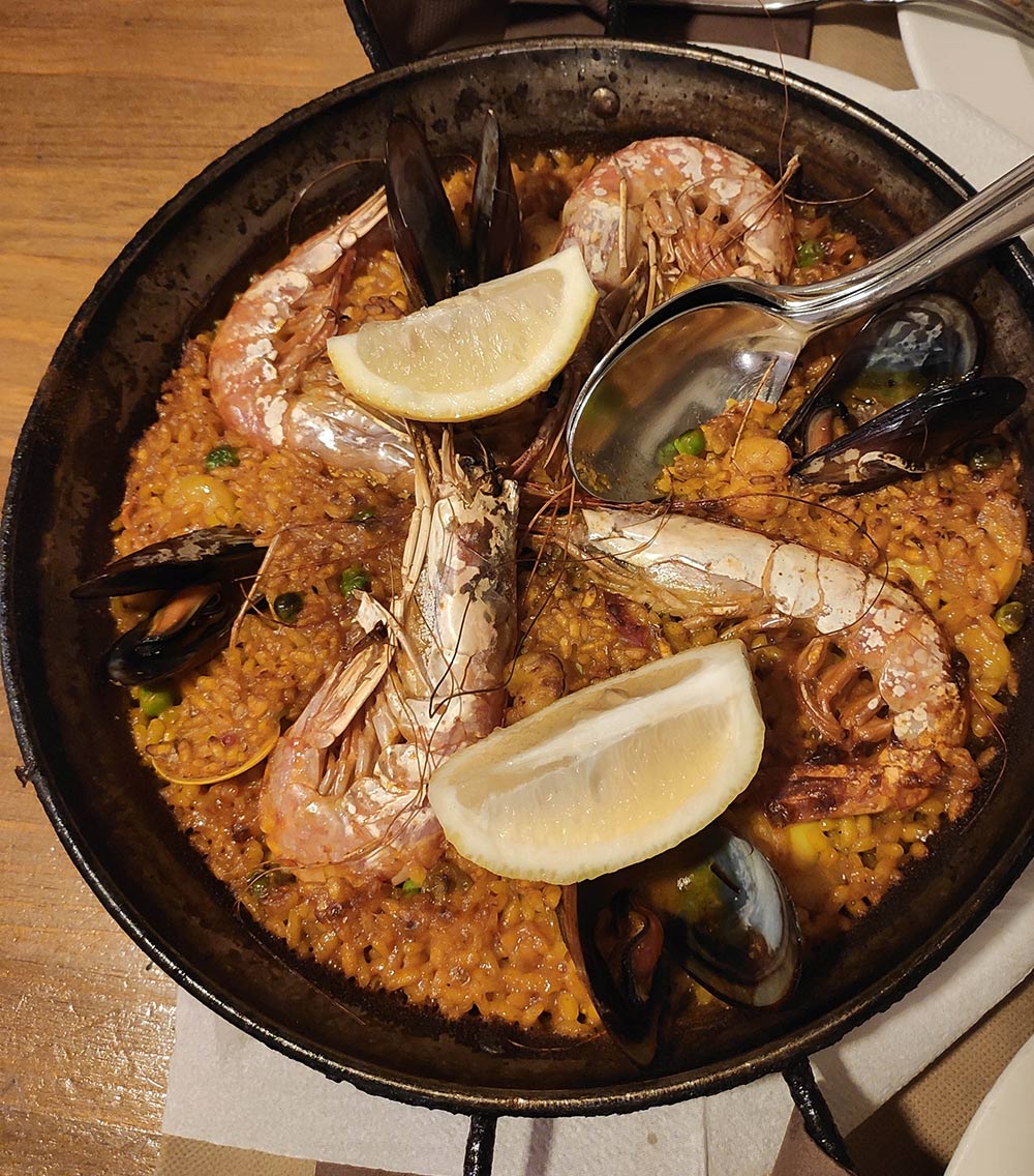 Gambas al ajillo - Tapas, Spain