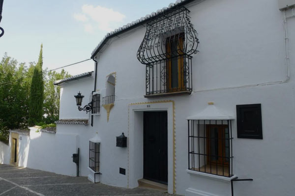 Salvatierra Guest House