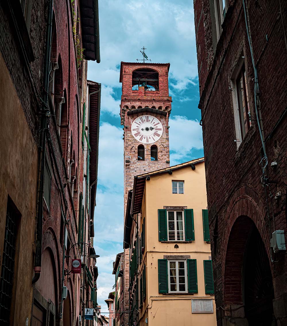Torre Delle Ore​​ - Lucca, Tuscany