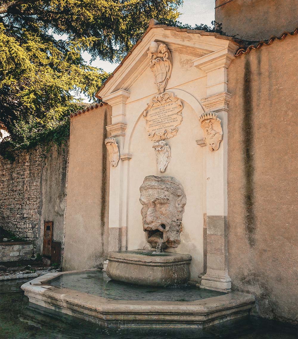 Fontana Del Mascherone​