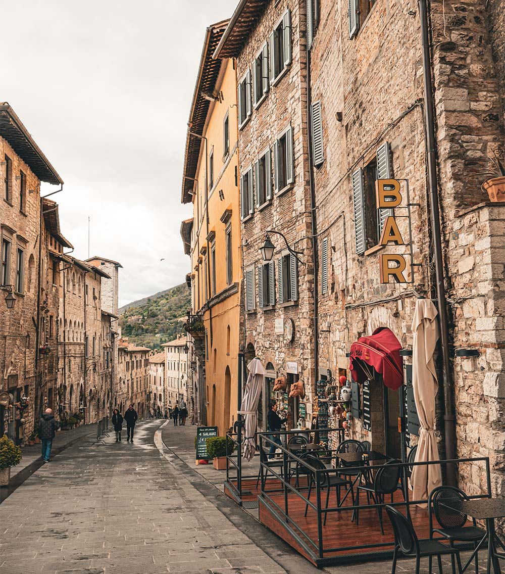 Walk Up Gubbio's Via dei Consoli​